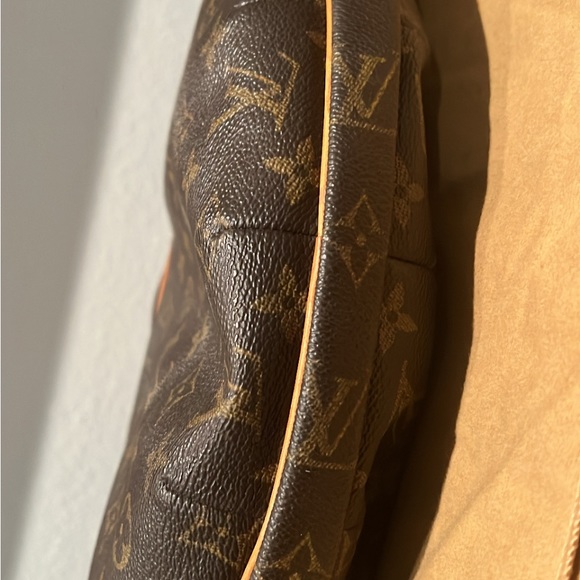 Louis Vuitton Brown Monogram Shoulder Bag - Picture 7 of 14